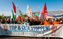 Stoppen wir die Ratifizierung von CETA! / Stop the ratification of CETA!